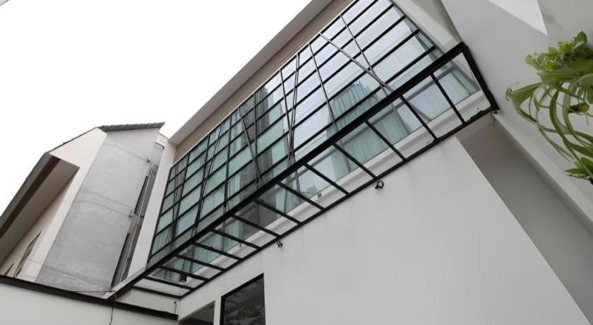Casa Living Setiabudi Jakarta Extérieur photo